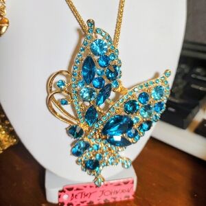 New Betsey Johnson Cool Ice Blue Rhinestone Butterfly Necklace